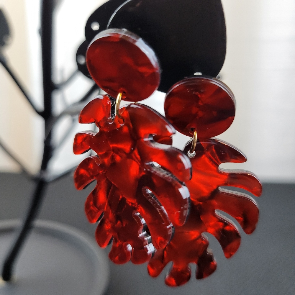 **SOLD** Shades of Red Marble Floral Acrylic Tortoise Post Earrings - Picture 1 of 4